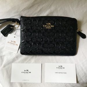 NWT Black Coach Corner Zip Wrislet
